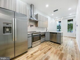 1537 N 33rd St in Philadelphia, PA - Building Photo