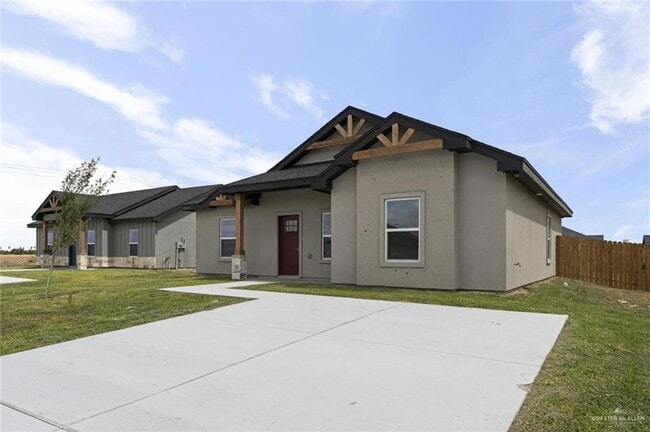 1708 Unity Dr in Mercedes, TX - Building Photo - Building Photo