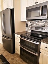 56 Eton Way in Franklin Township, NJ - Building Photo - Building Photo