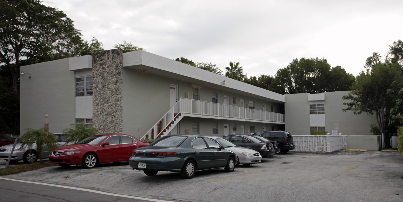 1235 Mariposa Ave in Miami, FL - Building Photo