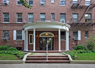 84-47 118th St in Kew Gardens, NY - Building Photo - Building Photo