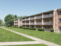 Clayton Arms Apartments in Henrietta, NY - Foto de edificio - Building Photo