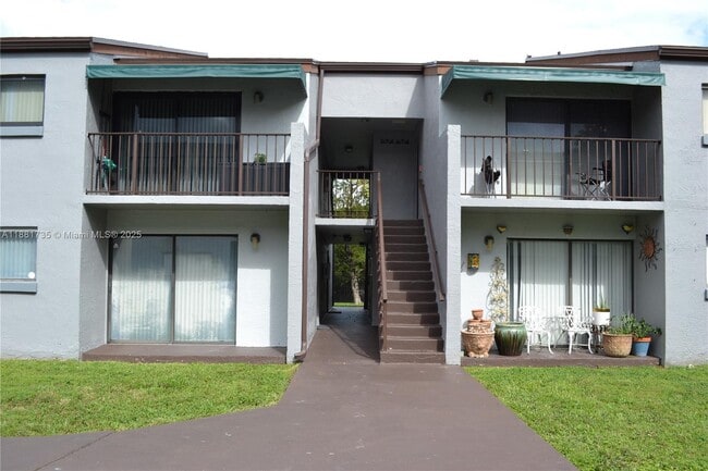 7419 SW 152nd Ave in Miami, FL - Building Photo - Building Photo