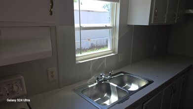 906 FM247 in Huntsville, TX - Building Photo - Building Photo