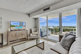 2715 N Ocean Blvd in Fort Lauderdale, FL - Building Photo - Building Photo