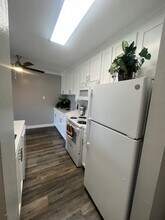 941 Lewelling Blvd, Unit 304 in San Leandro, CA - Building Photo - Building Photo