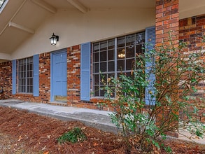 400 Oakhill Cir in Clinton, MS - Building Photo - Building Photo