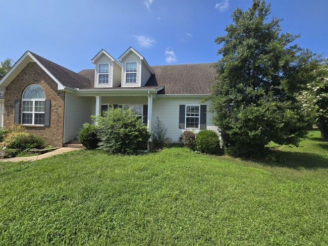 3544 Dorothy Dr in Murfreesboro, TN - Foto de edificio - Building Photo