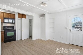 707 Buena Vista Ave in Lake Orion, MI - Building Photo - Building Photo