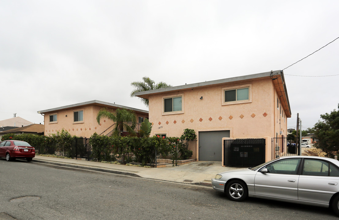 1425 Shoshone St in Oceanside, CA - Building Photo