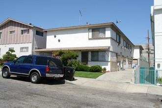 974 S New Hampshire Ave in Los Angeles, CA - Building Photo - Building Photo