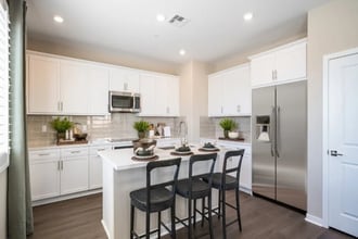 31606 Angel Aura Dr in French Valley, CA - Foto de edificio - Building Photo