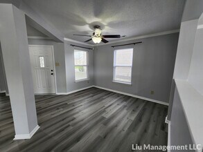 6431 Big Stone Dr in Indianapolis, IN - Foto de edificio - Building Photo