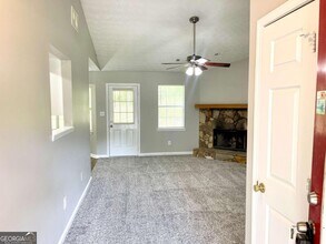 215 Mountain Ln in Covington, GA - Building Photo - Building Photo