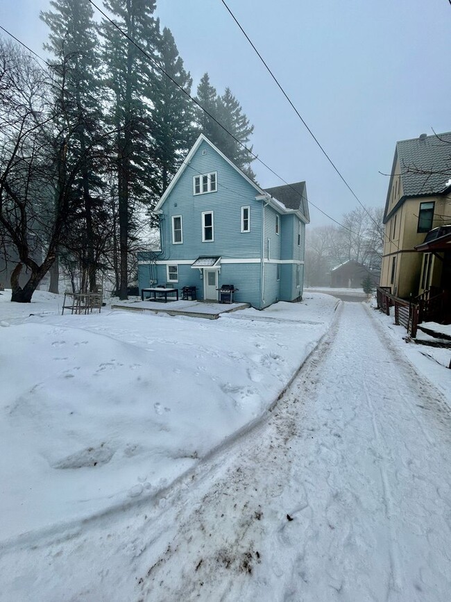 2115 E 1st St in Duluth, MN - Building Photo - Building Photo