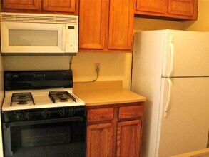 2002 Leeann Dr in Austin, TX - Building Photo - Building Photo