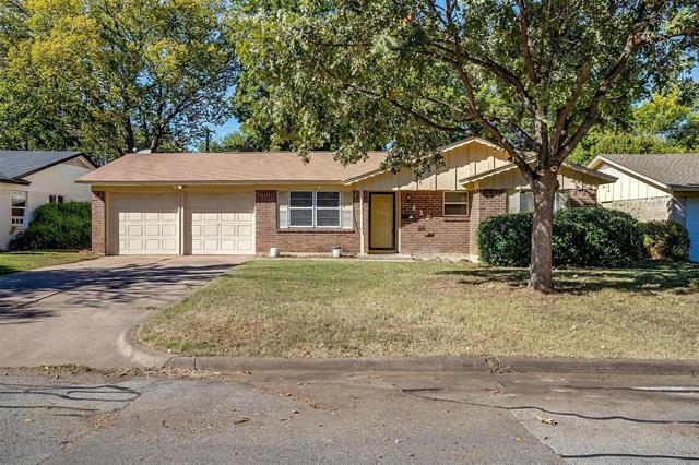 412 Lena Ln in Burleson, TX - Building Photo