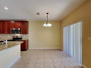 3320 Windsor Lake Cir in Sanford, FL - Building Photo - Building Photo