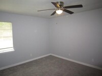 406 Milam Dr photo'