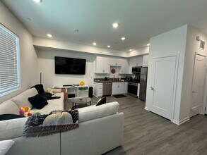 222 Scratch Rd in Covina, CA - Building Photo - Building Photo