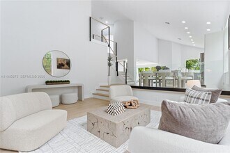 9840 Stover Way in Wellington, FL - Building Photo - Building Photo