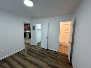 600 Las Palmas Ave in Sacramento, CA - Building Photo - Building Photo