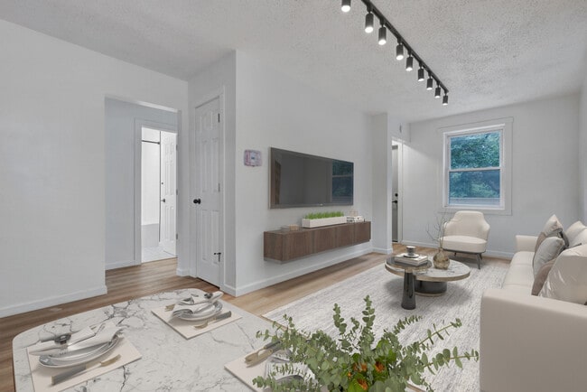 1225 Regent St in Lansing, MI - Building Photo - Building Photo