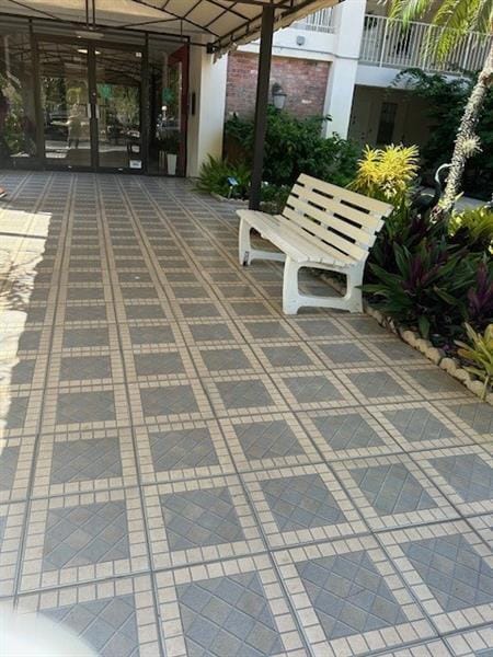 property at 2661 S Course Dr
