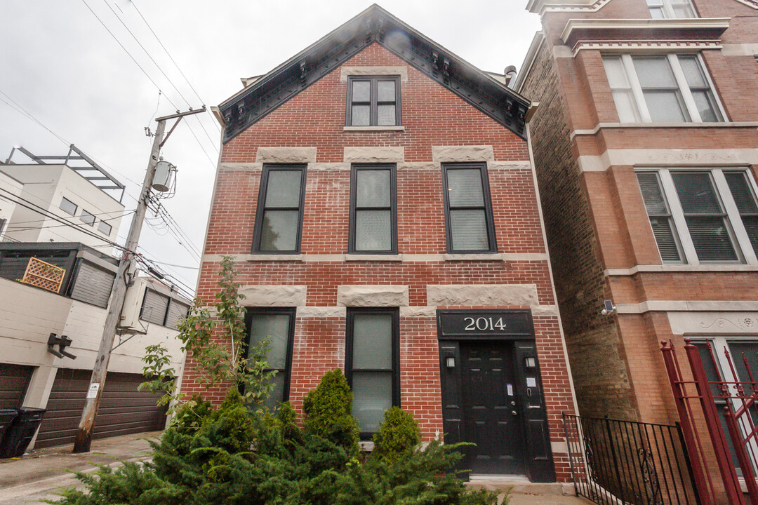 2014 N Wolcott Ave in Chicago, IL - Building Photo