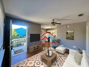 1632 Post Rd in San Marcos, TX - Building Photo - Building Photo