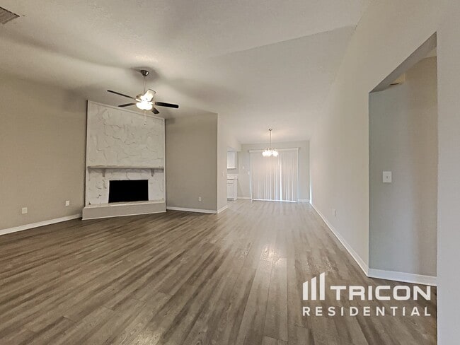 707 Climate Dr in Brandon, FL - Building Photo - Building Photo