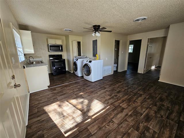 property at 109 E Clay St