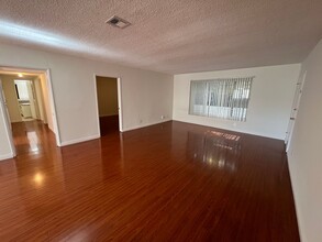 1065 S Holt Ave, Unit Unit 2 in Los Angeles, CA - Building Photo - Building Photo