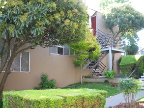 The Seven Seas Apartments in Martinez, CA - Building Photo - Building Photo