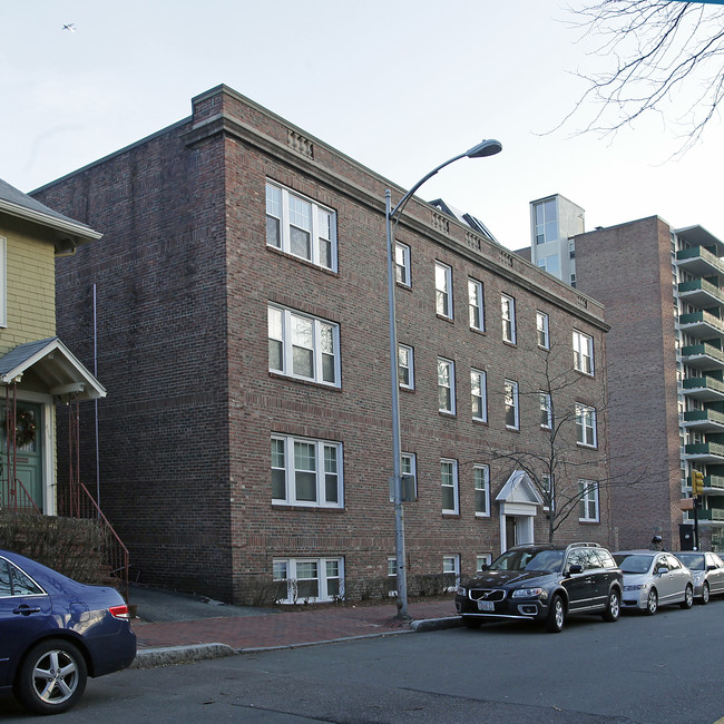 303 Harvard St in Cambridge, MA - Foto de edificio - Building Photo