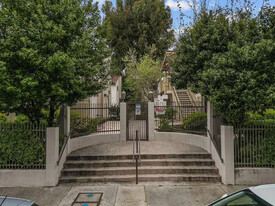 18433 Hatteras St, Unit david in Tarzana, CA - Building Photo
