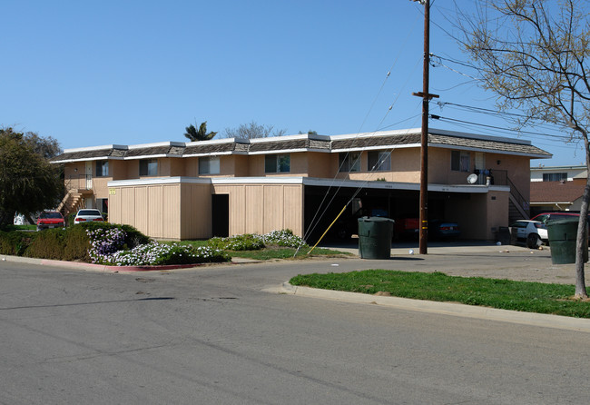 500 N U St in Lompoc, CA - Foto de edificio - Building Photo