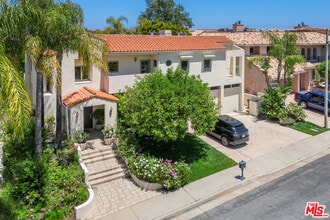 24907 Marbella Ct in Calabasas, CA - Building Photo - Building Photo