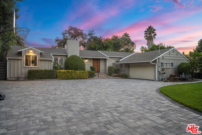 5659 Corbin Ave in Los Angeles, CA - Building Photo - Building Photo
