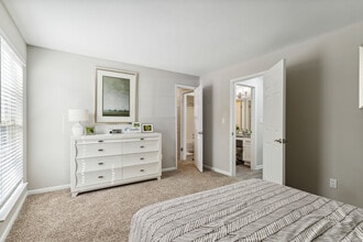 Spalding Bridge in Sandy Springs, GA - Building Photo - Building Photo