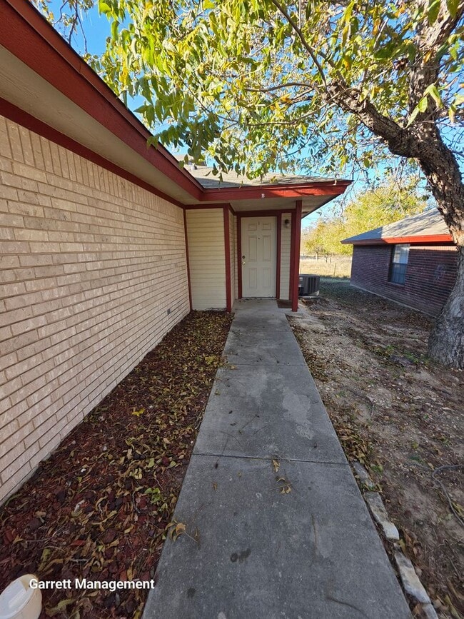 1703 Taylor St in Lampasas, TX - Building Photo - Building Photo