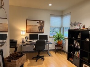 26 Mosier Creek Pl in Mosier, OR - Building Photo - Building Photo