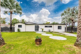 11220 SW 181st Terrace in Miami, FL - Building Photo - Building Photo