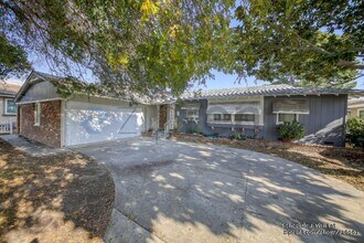 12102 Brookhaven Park in Garden Grove, CA - Building Photo - Building Photo