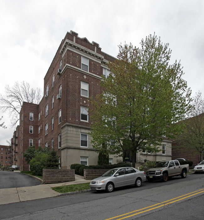 192 Claremont Ave in Montclair, NJ - Building Photo - Building Photo