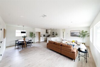 5731 Wellington Dr in Austin, TX - Building Photo - Building Photo