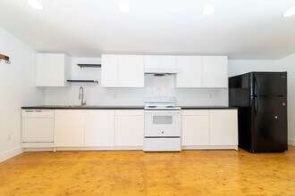 15323 SE Lee Ave in Milwaukie, OR - Building Photo - Building Photo