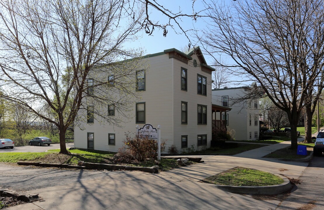 Jefferson Place in Kansas City, MO - Foto de edificio