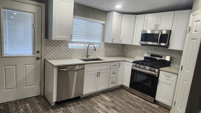 3438 E Monte Vista Dr