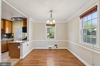 2718 S Uhle St in Arlington, VA - Building Photo - Building Photo